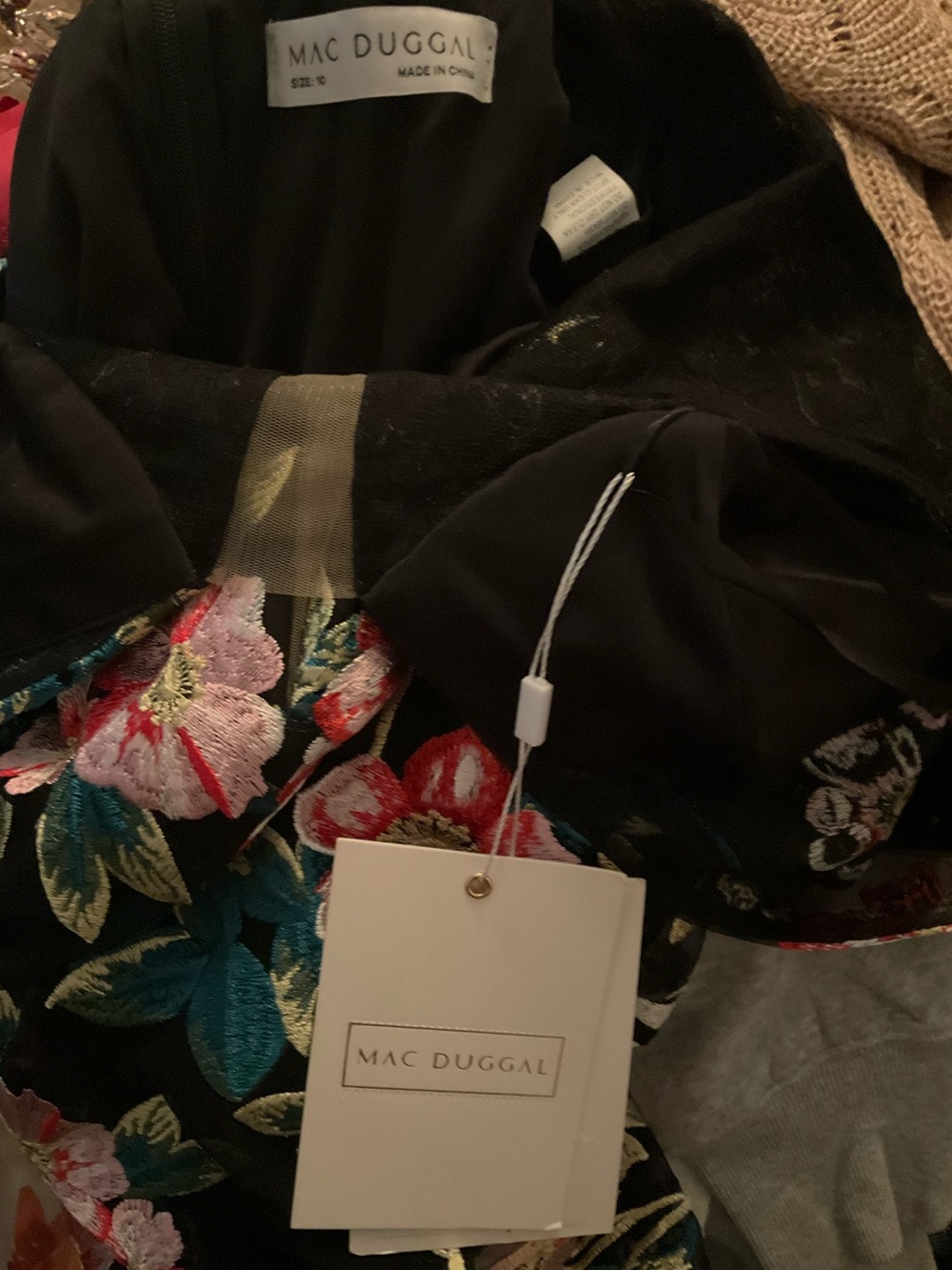 NWT Mac Duggal Embroidered Floral Plunge Neck Trumpet Gown Black Multi Size 10 - Picture 15 of 15